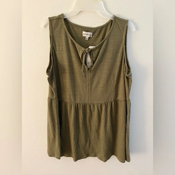 Wonderly Olive Textured Sleeveless Blouse - Picture 1 of 3
